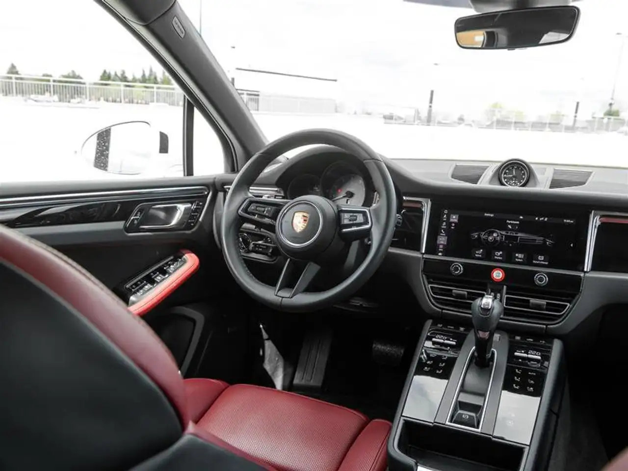 Porsche Macan снимка Porsche Macan