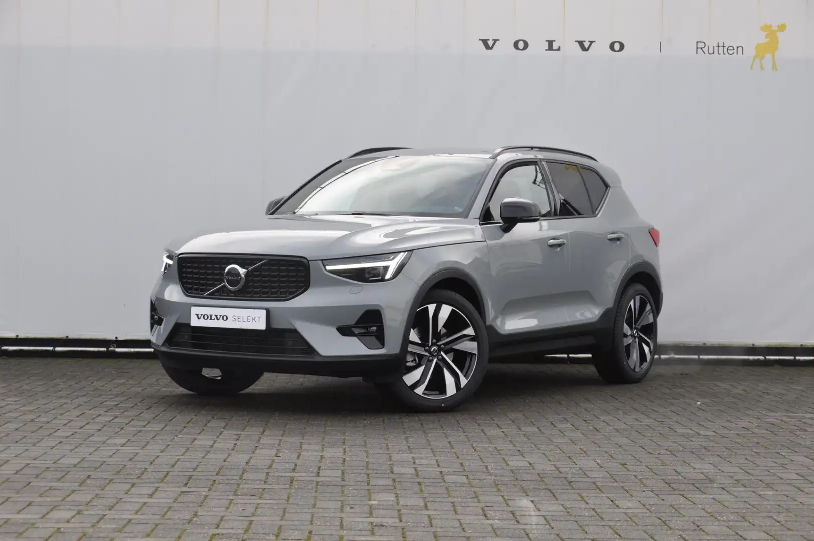 Volvo XC40 B4 211PK Automaat Plus Dark / Adaptive cruise cont Grigio - 2