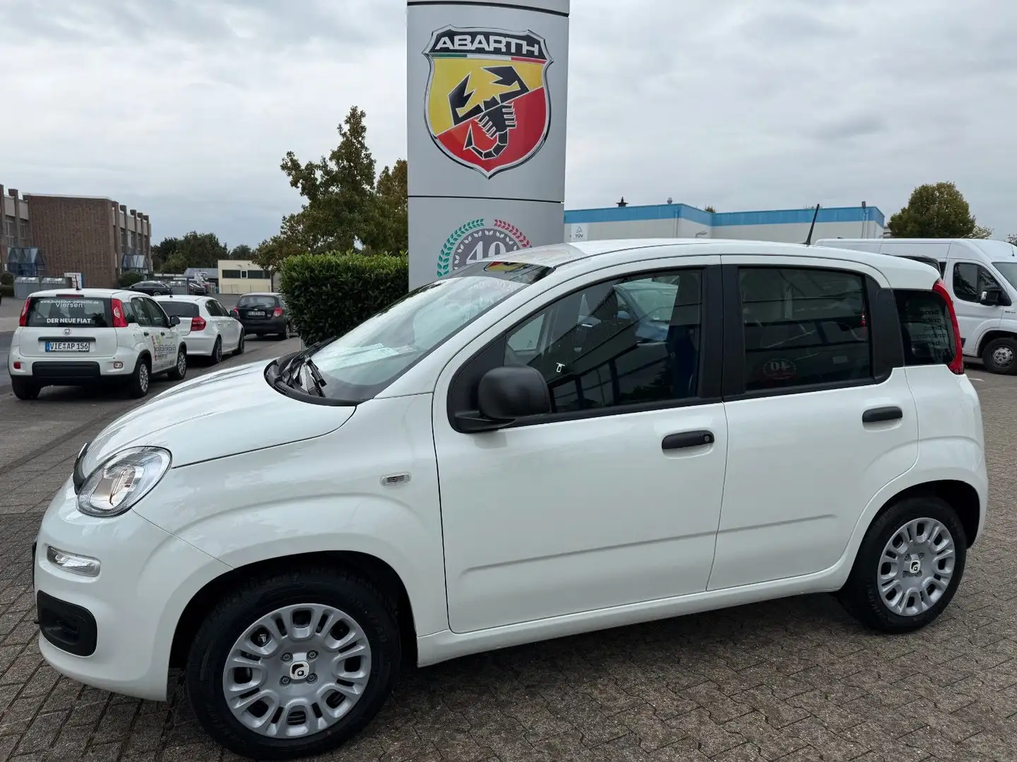 Fiat Panda Pandina Icon Klima PDC Radio Bluetooth Blanc - 1