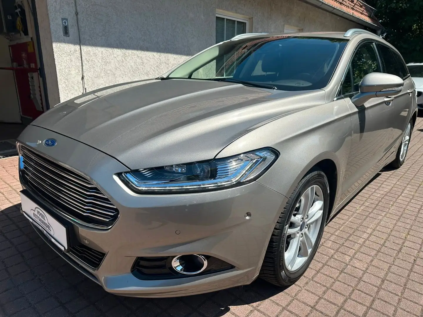Ford Mondeo Turnier Titanium*LED*BELÜF.SITZE*AUT.*177 Argent - 1