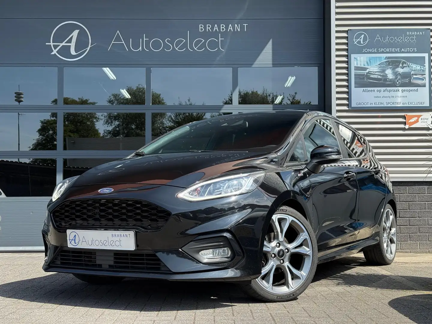 Ford Fiesta 1.0 EcoBoost ST-Line Cruise LED CarPlay Noir - 1