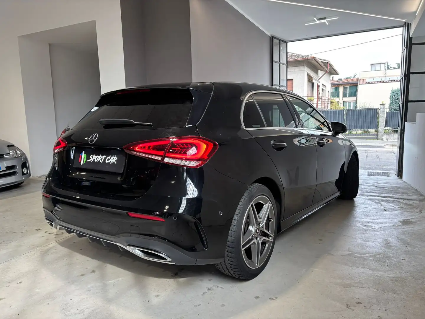 Mercedes-Benz A 200 A 200 d Premium auto Nero - 2