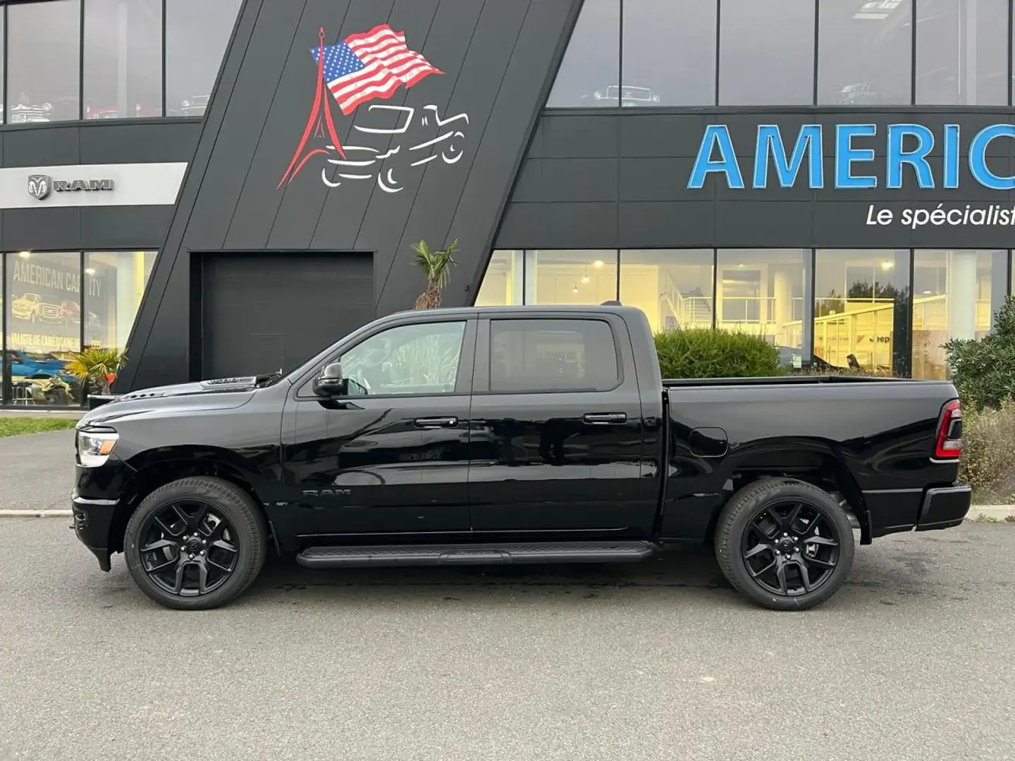 Dodge RAM 1500 CREW LARAMIE SPORT NIGHT EDITION Noir - 2