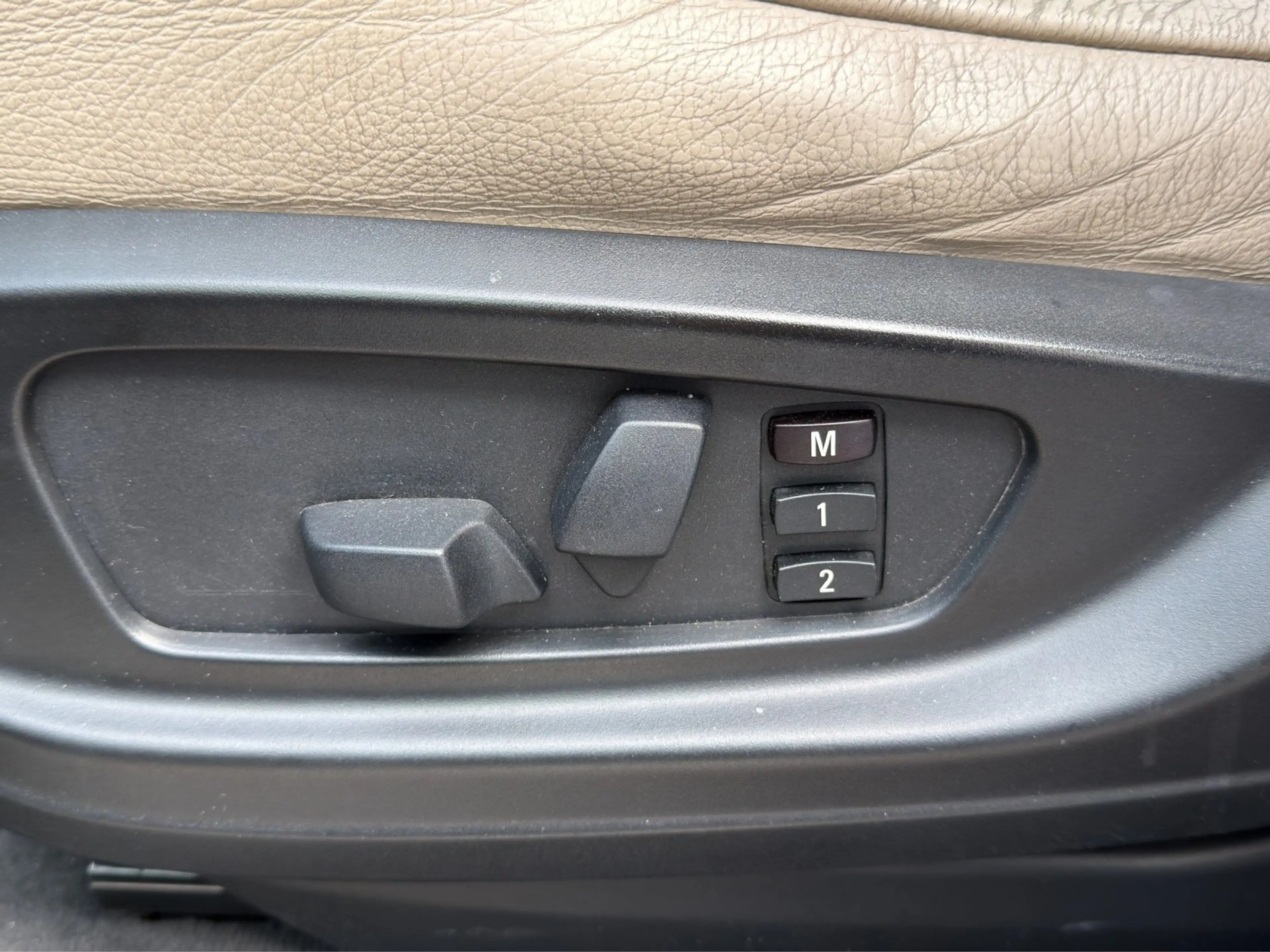 BMW X6 xDrive35i Aut. *EISENMANN, 21", S-DACH, HUD, HIFI* — photo 14