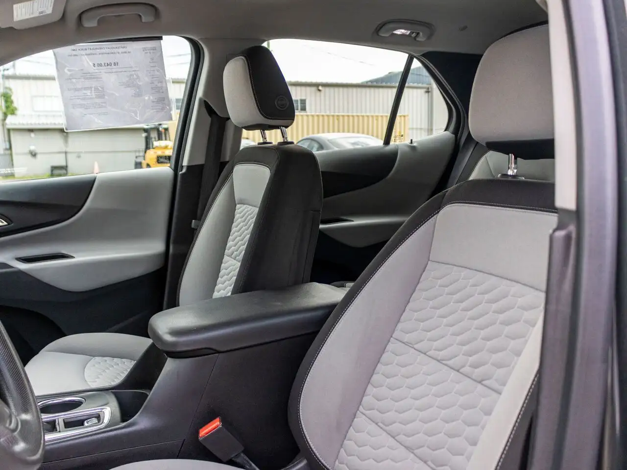 Chevrolet Equinox снимка Chevrolet Equinox