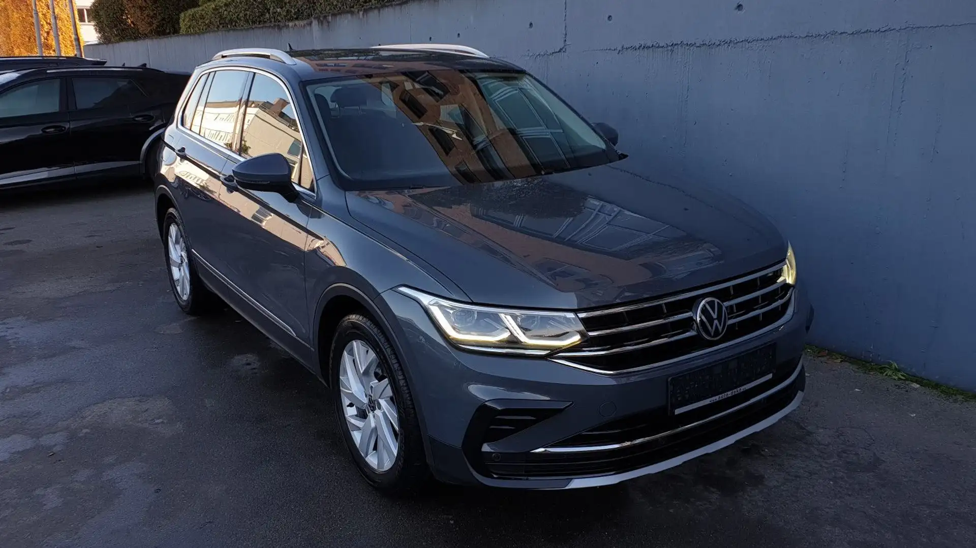 Volkswagen Tiguan 2.0 TDI DSG Elegance Virtual/Navi+/ACC Grau - 2