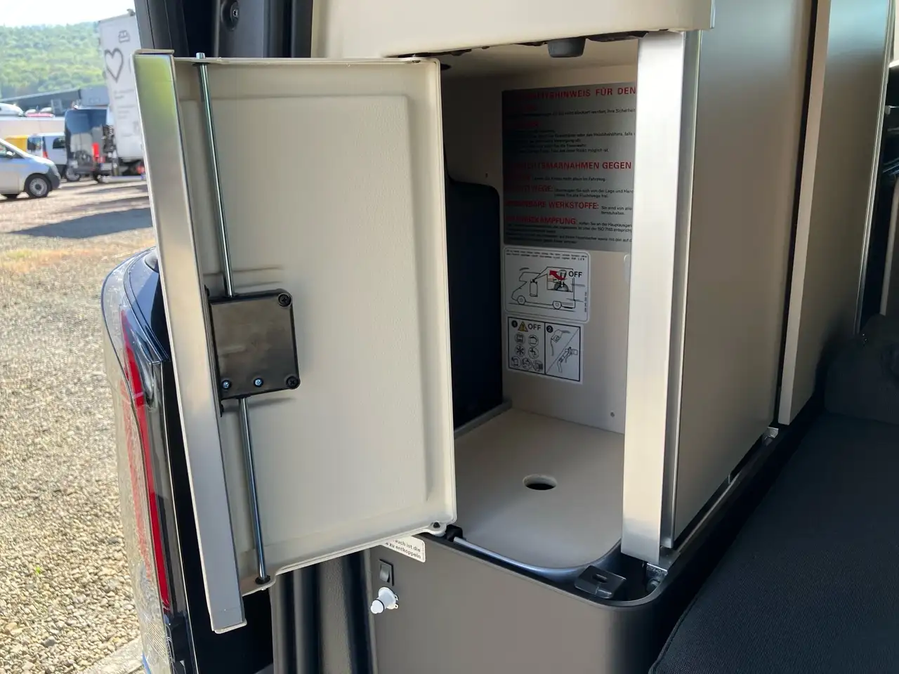 Mercedes-Benz V 250 Marco Polo Distro*Airmatic*360°AHK 2,5t 17