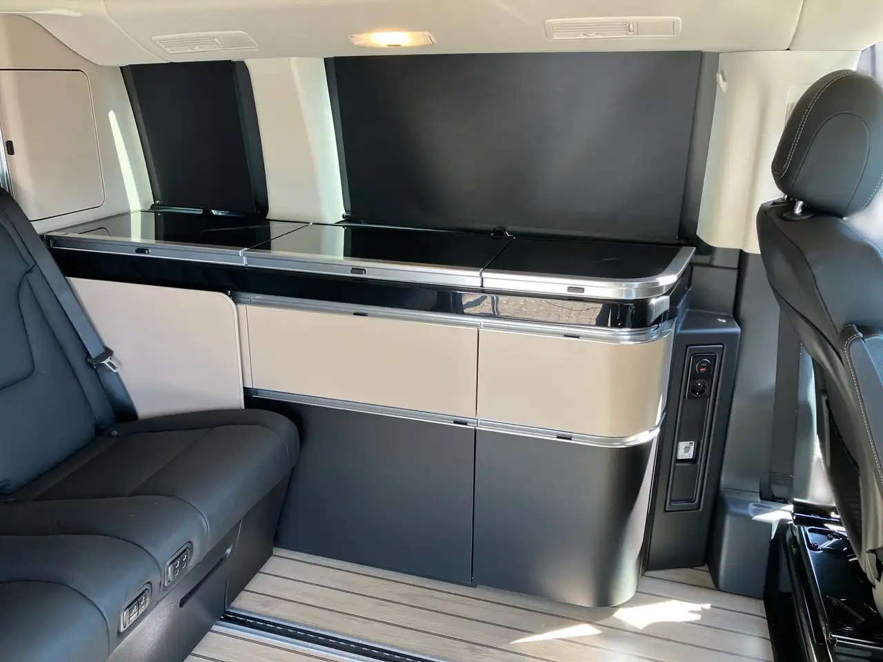 Mercedes-Benz V 250 Marco Polo Distro*Airmatic*360°AHK 2,5t 11