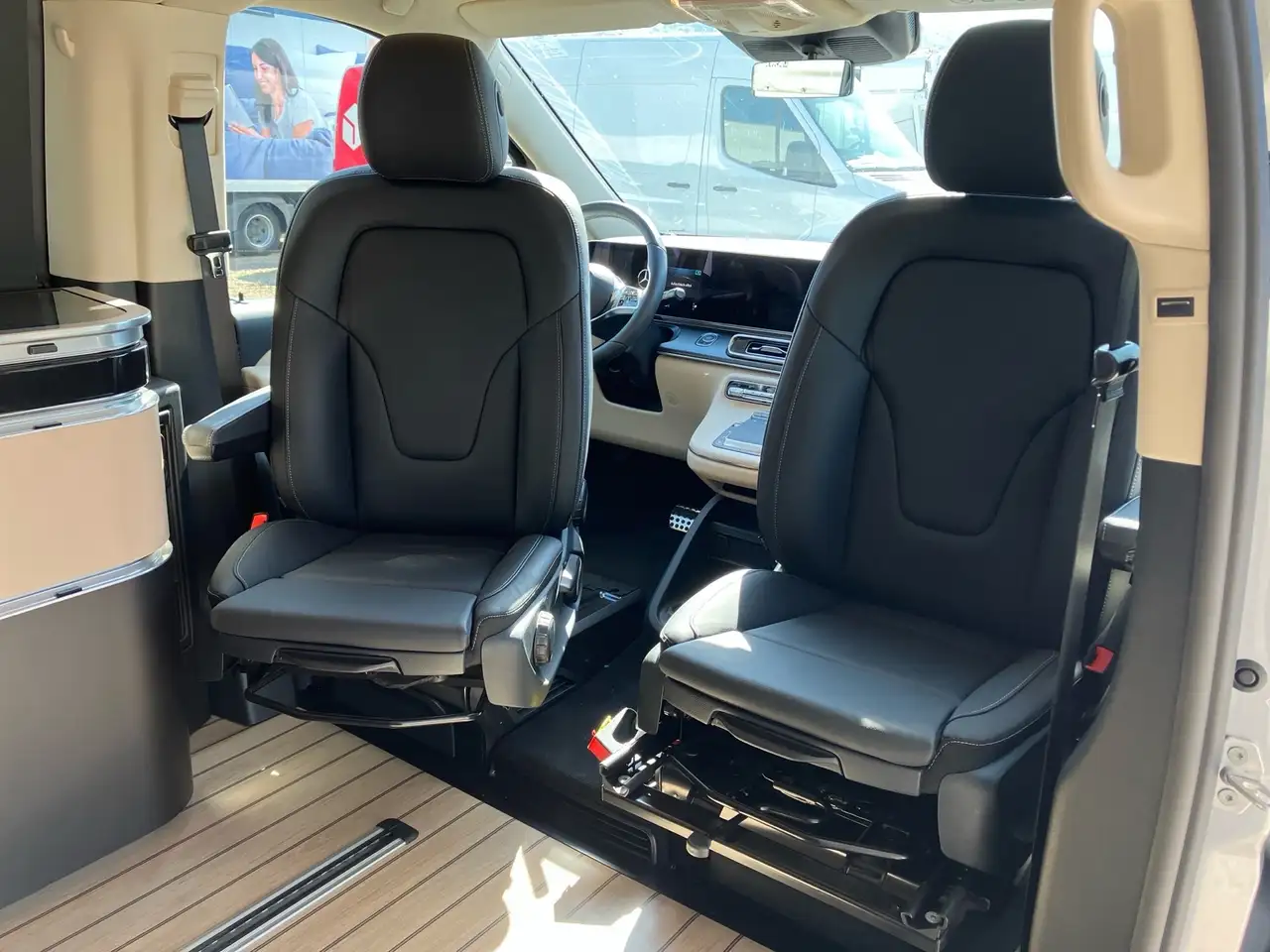 Mercedes-Benz V 250 Marco Polo Distro*Airmatic*360°AHK 2,5t 16