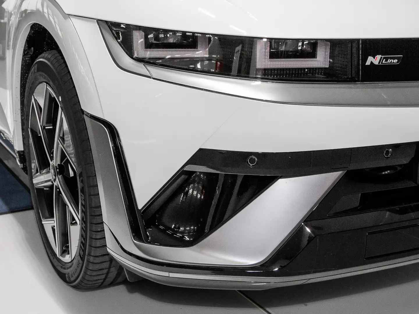 Hyundai IONIQ 5 N-LINE+ALLRAD+NAVI+BOSE+EL.SITZE+MATRIX Weiß - 2