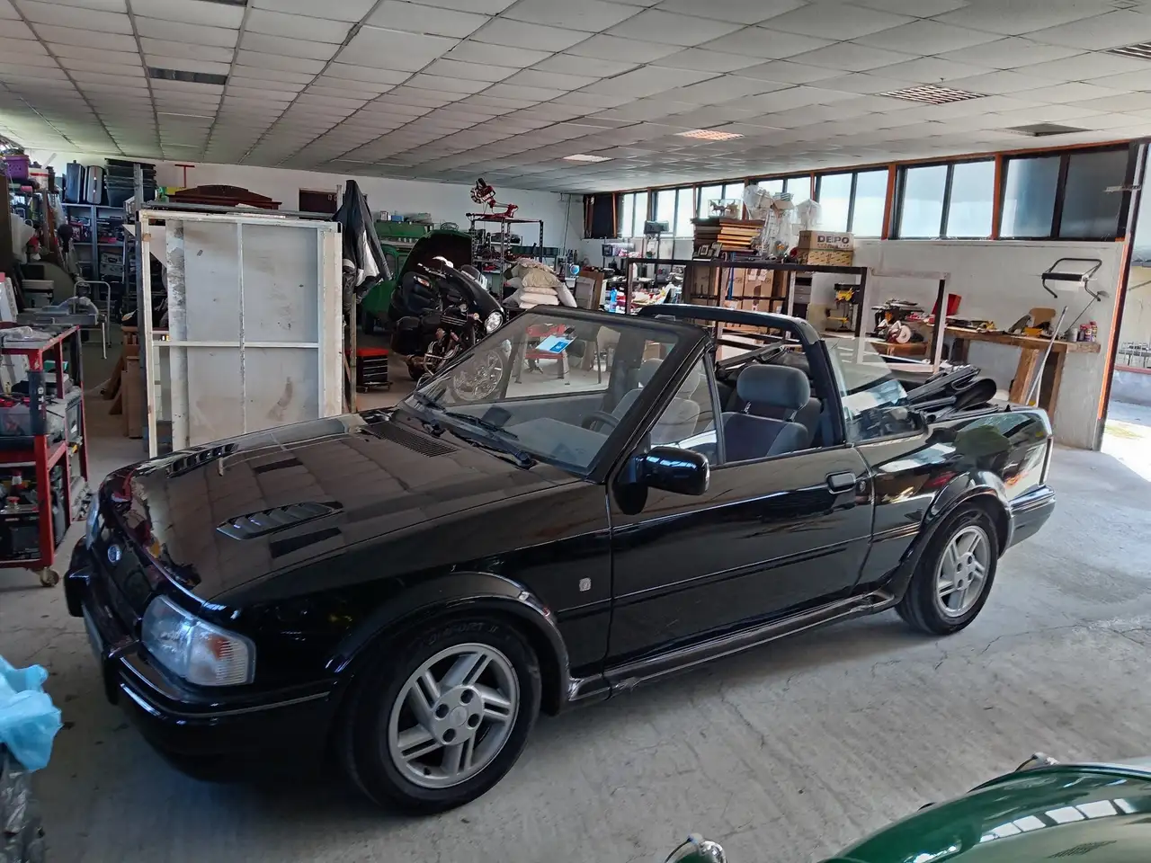 Ford Escort Cabrio 1.6i XR3, foto 1