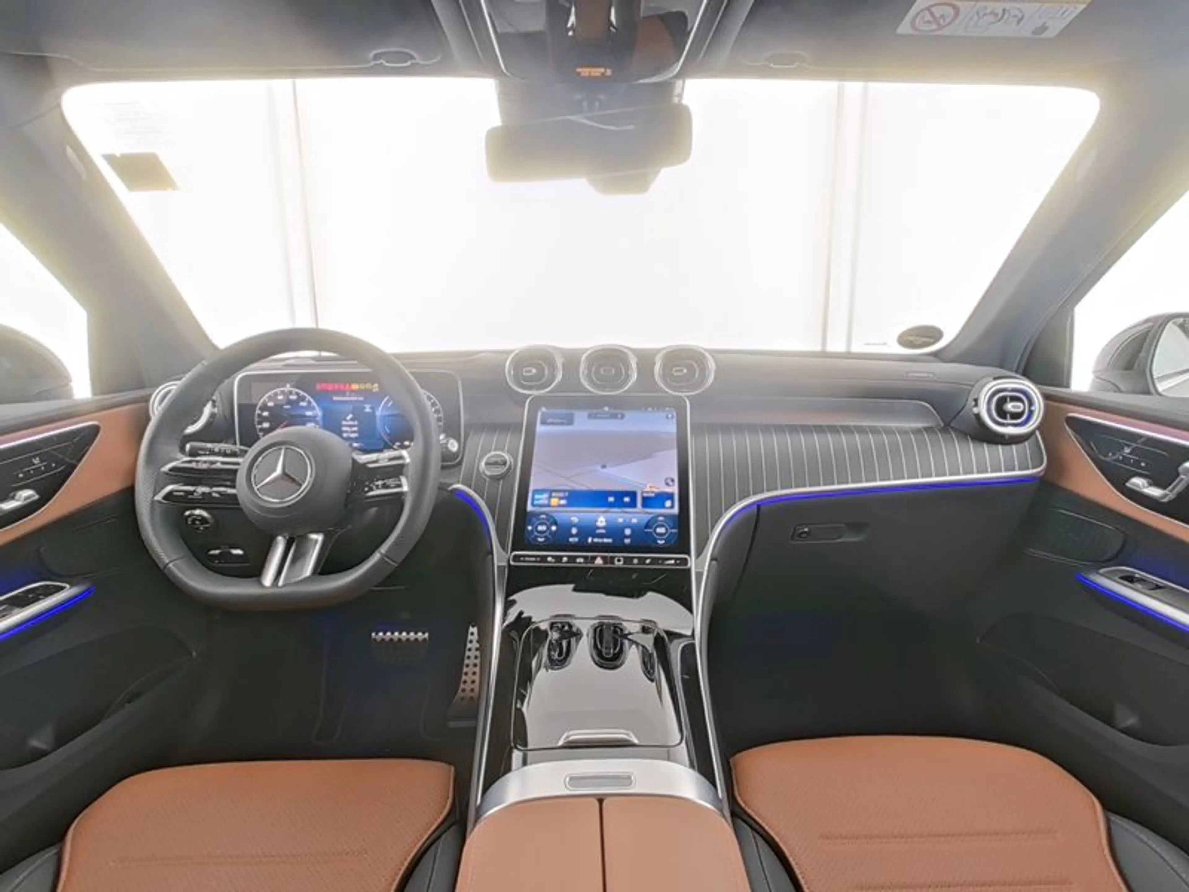 Mercedes-Benz GLC 300 e 4M AMG-Sport/360/HUD/Memo/Siena/20' — photo 9