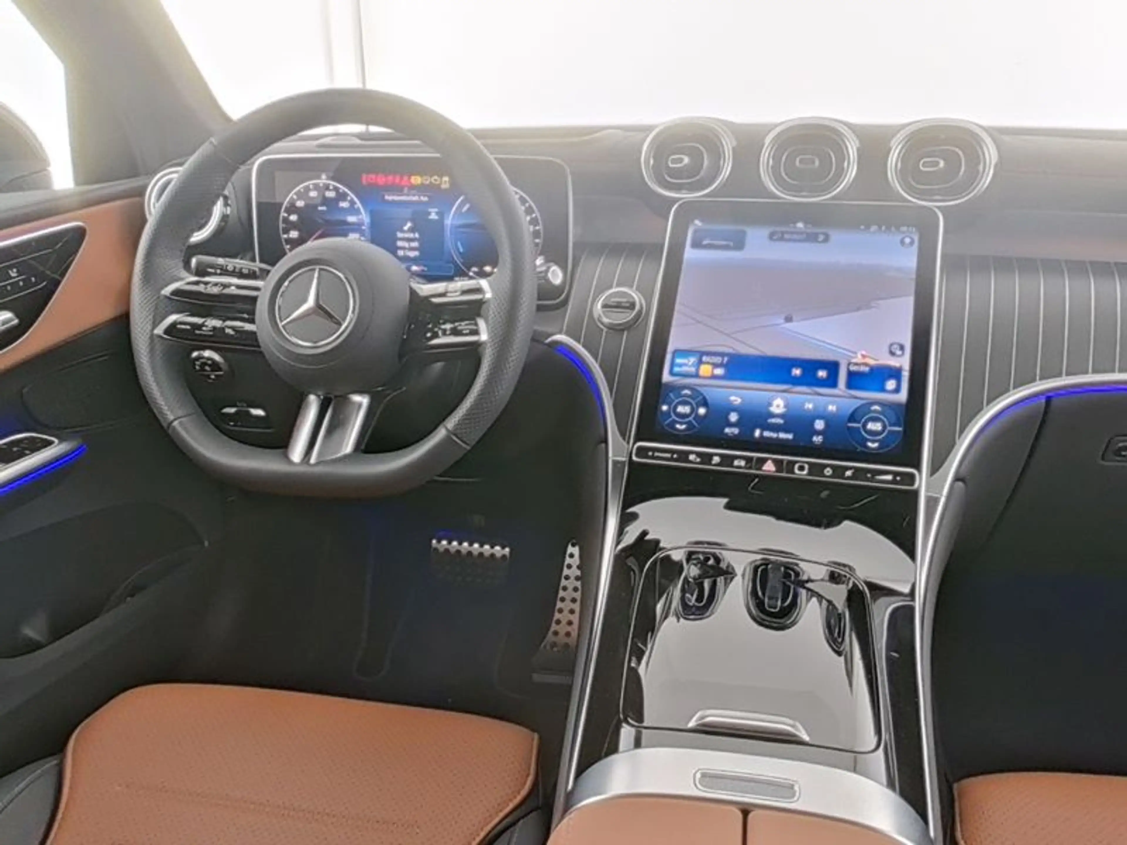 Mercedes-Benz GLC 300 e 4M AMG-Sport/360/HUD/Memo/Siena/20' — photo 7