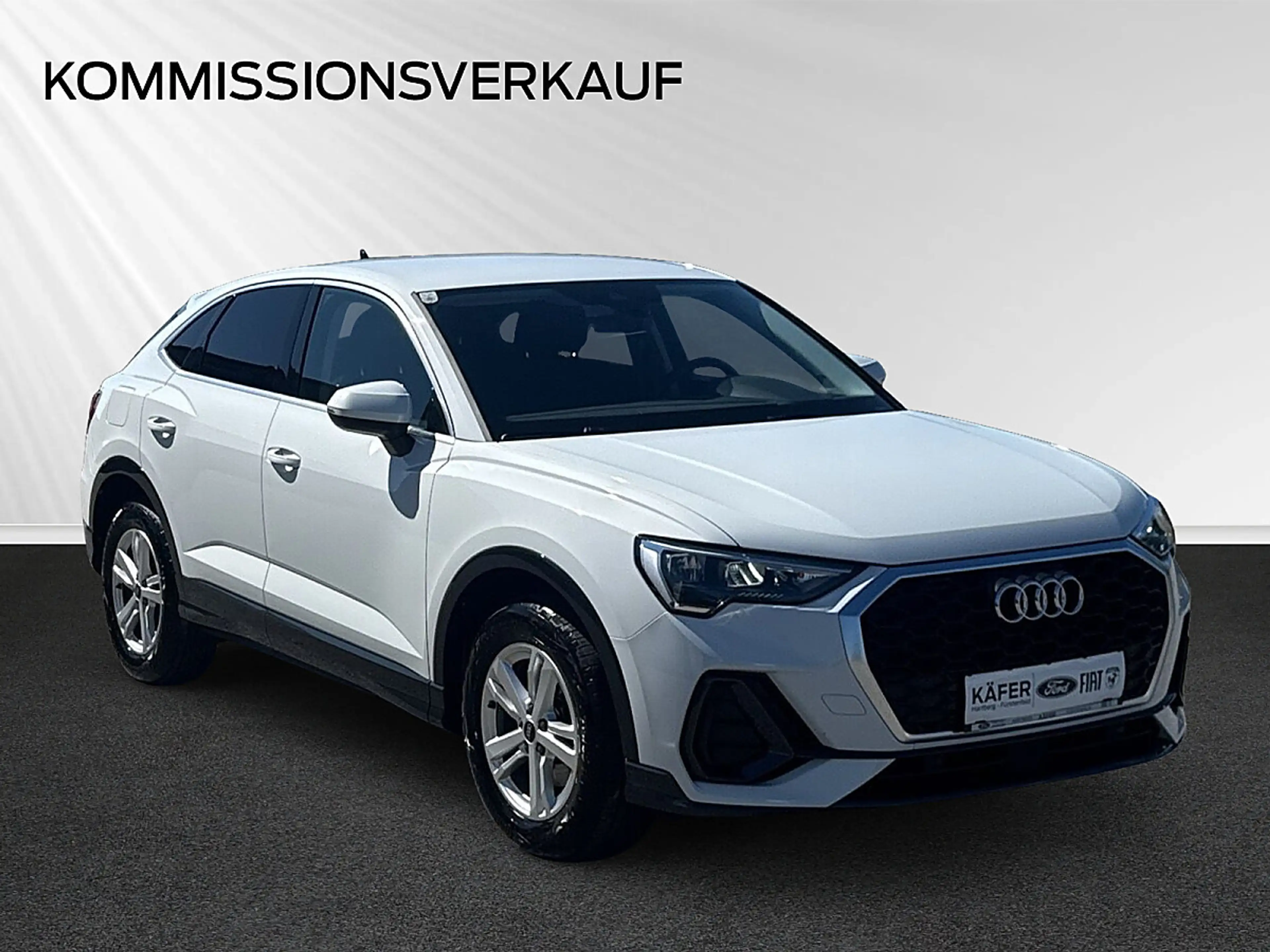 Audi Q3 35 TFSI S-tronic S-line — photo 3