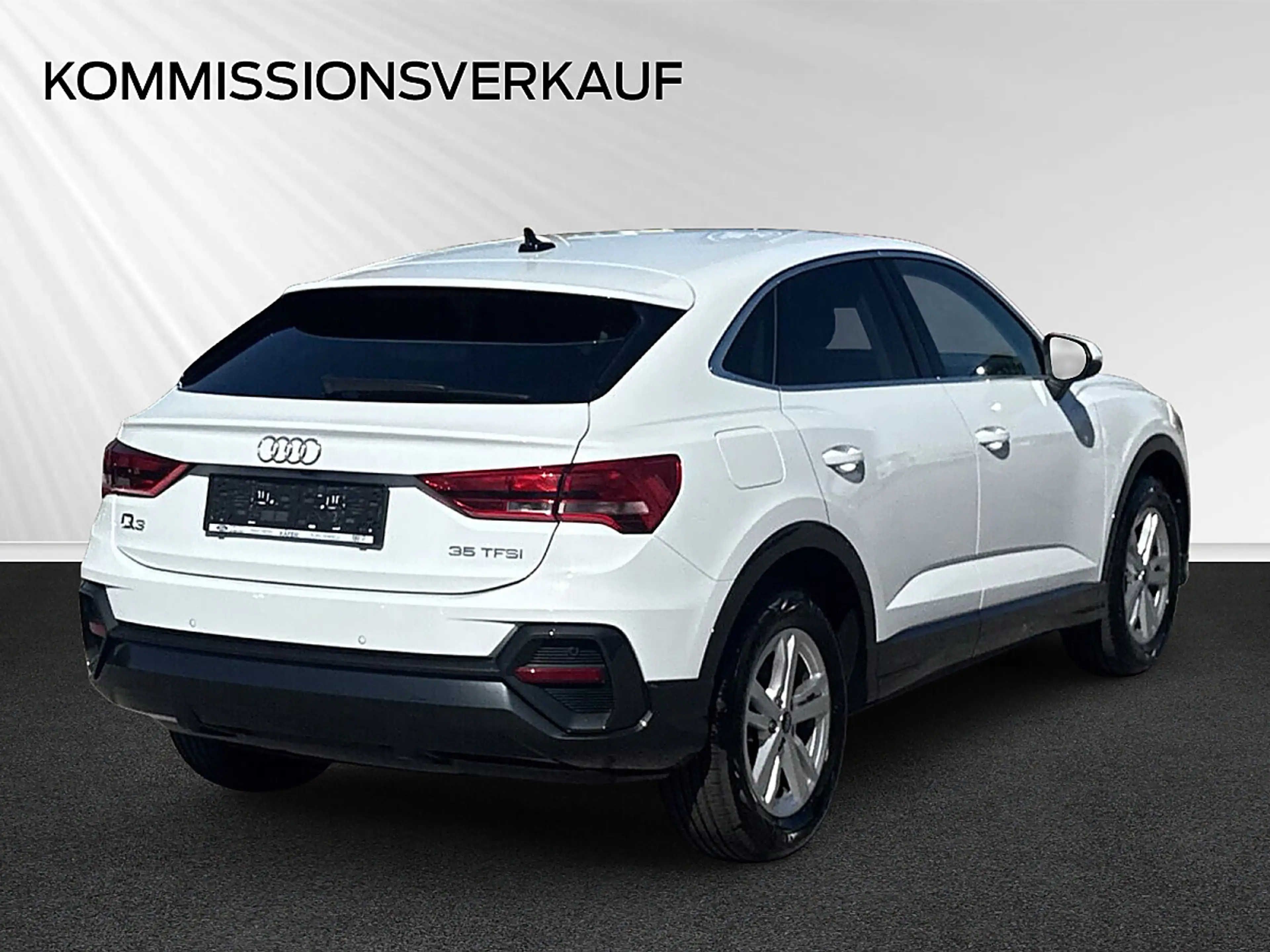 Audi Q3 35 TFSI S-tronic S-line — photo 6