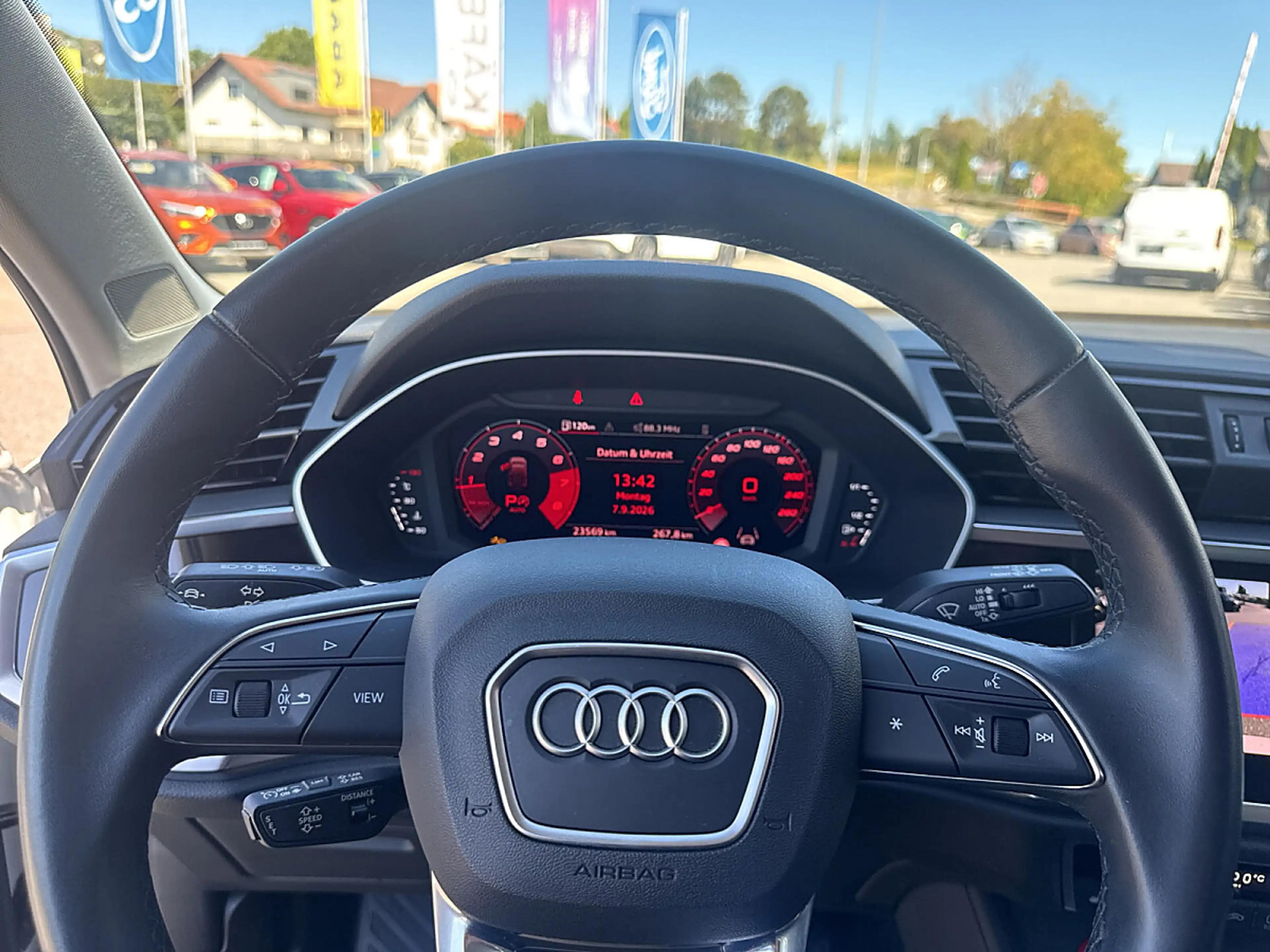 Audi Q3 35 TFSI S-tronic S-line — photo 14