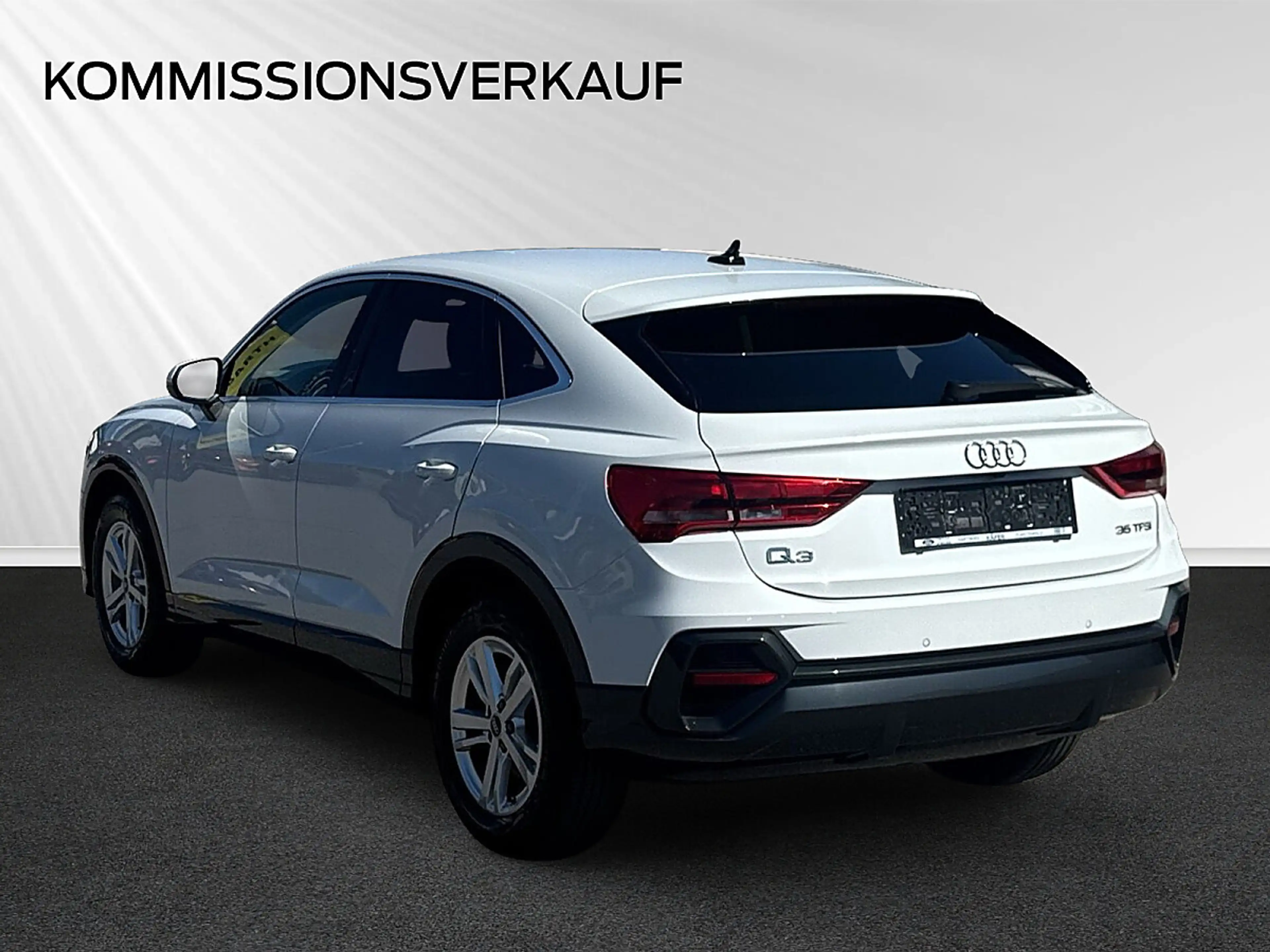 Audi Q3 35 TFSI S-tronic S-line — photo 8