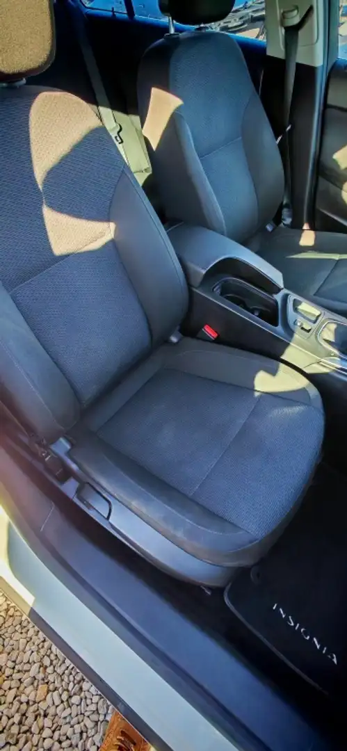 Opel Insignia Berlina Manual de 5 Puertas Weiß - 2