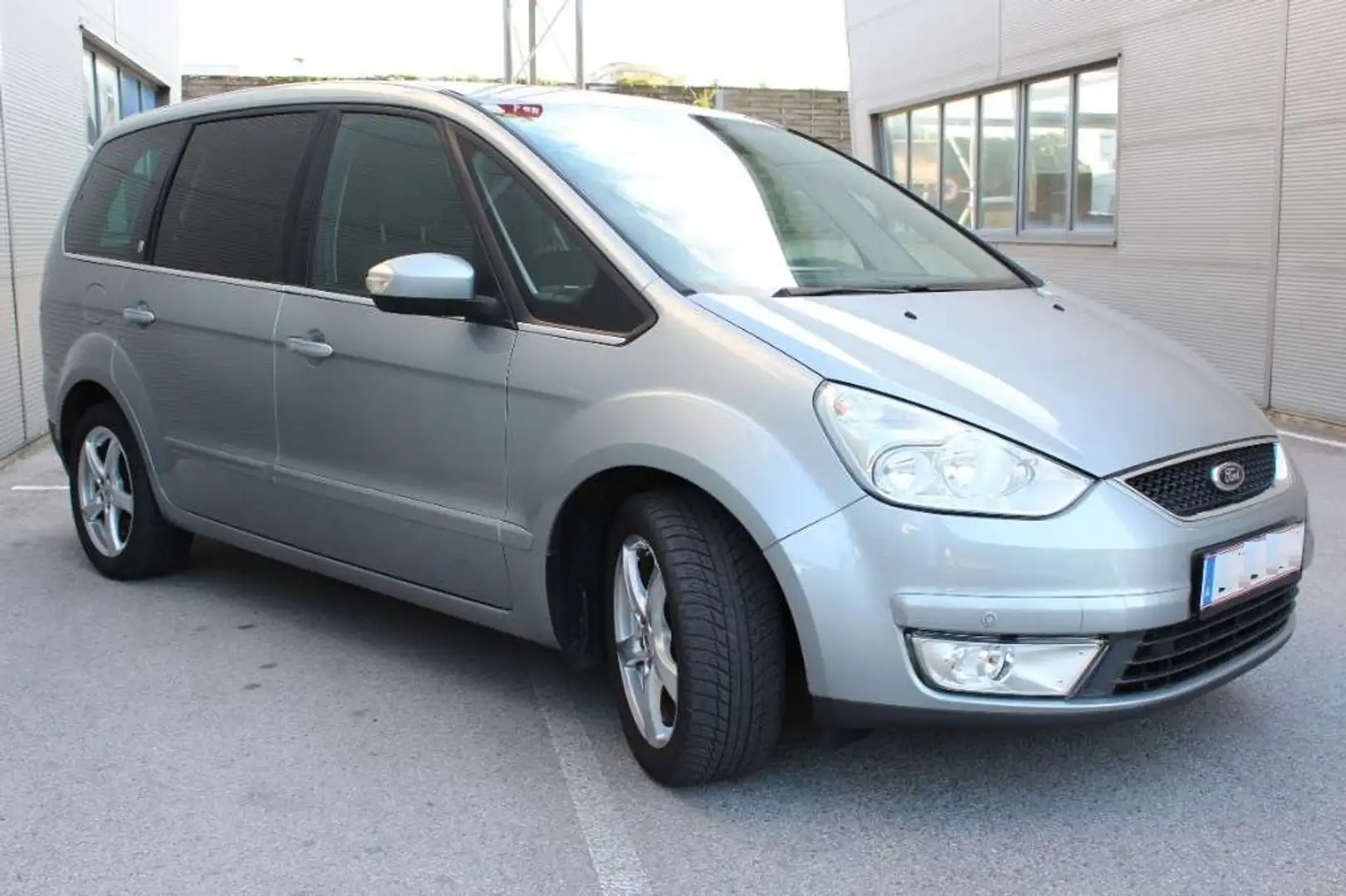 Ford Galaxy Silber - 1