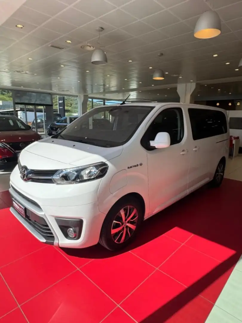 Toyota Proace Verso Electric 50 kWh L1 Medium D Executive Weiß - 1
