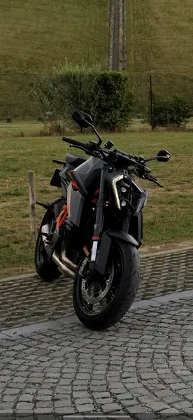 KTM 1390 Super Duke R - foto 2