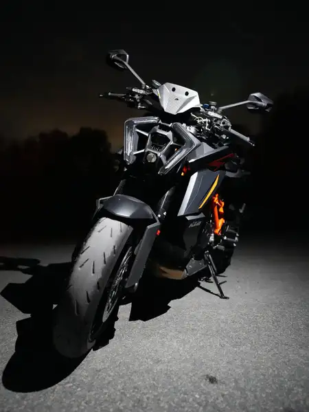 KTM 1390 Super Duke R - foto 3