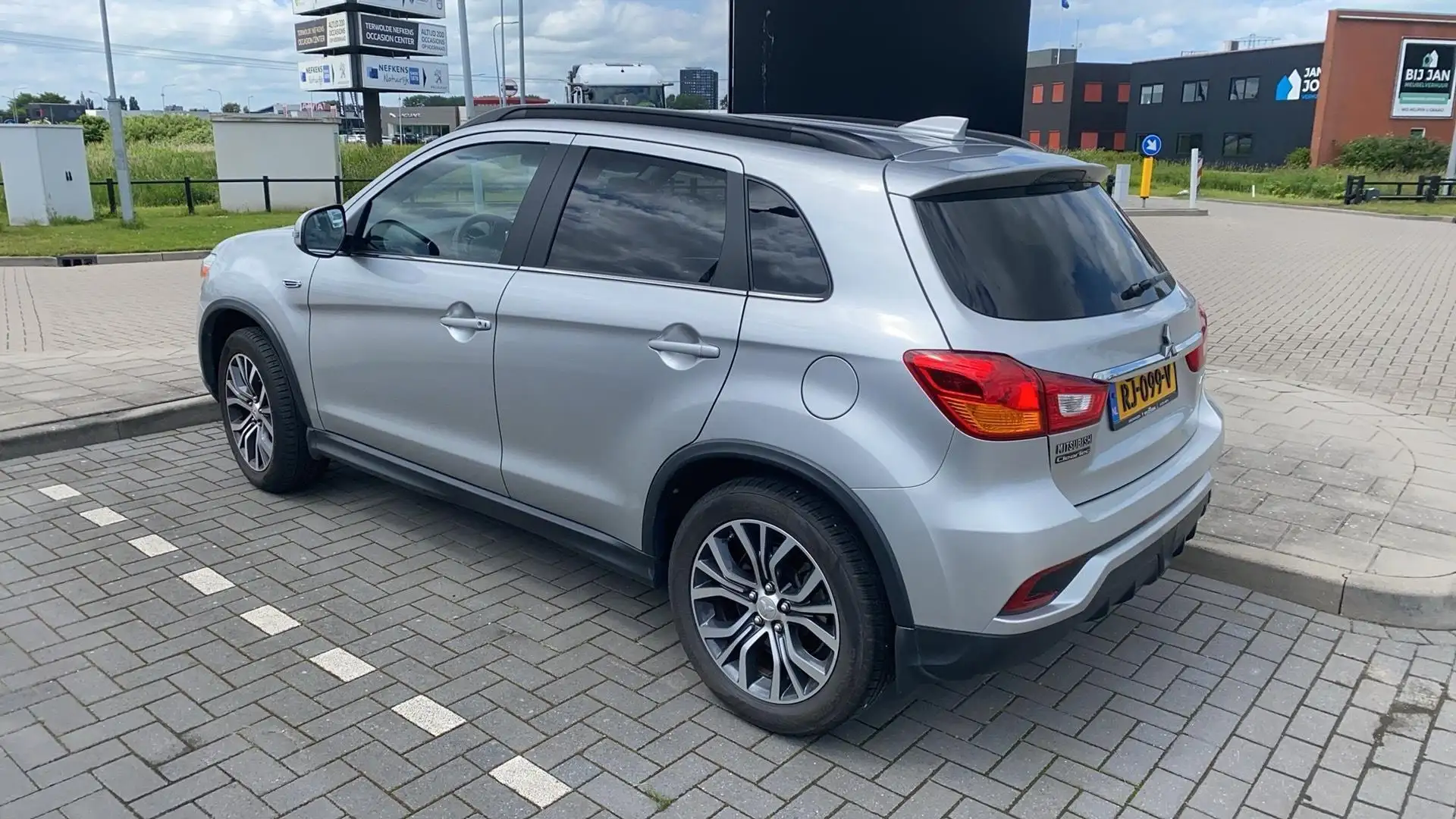 Mitsubishi ASX 1.6 Cleartec Connect Pro Grijs - 2