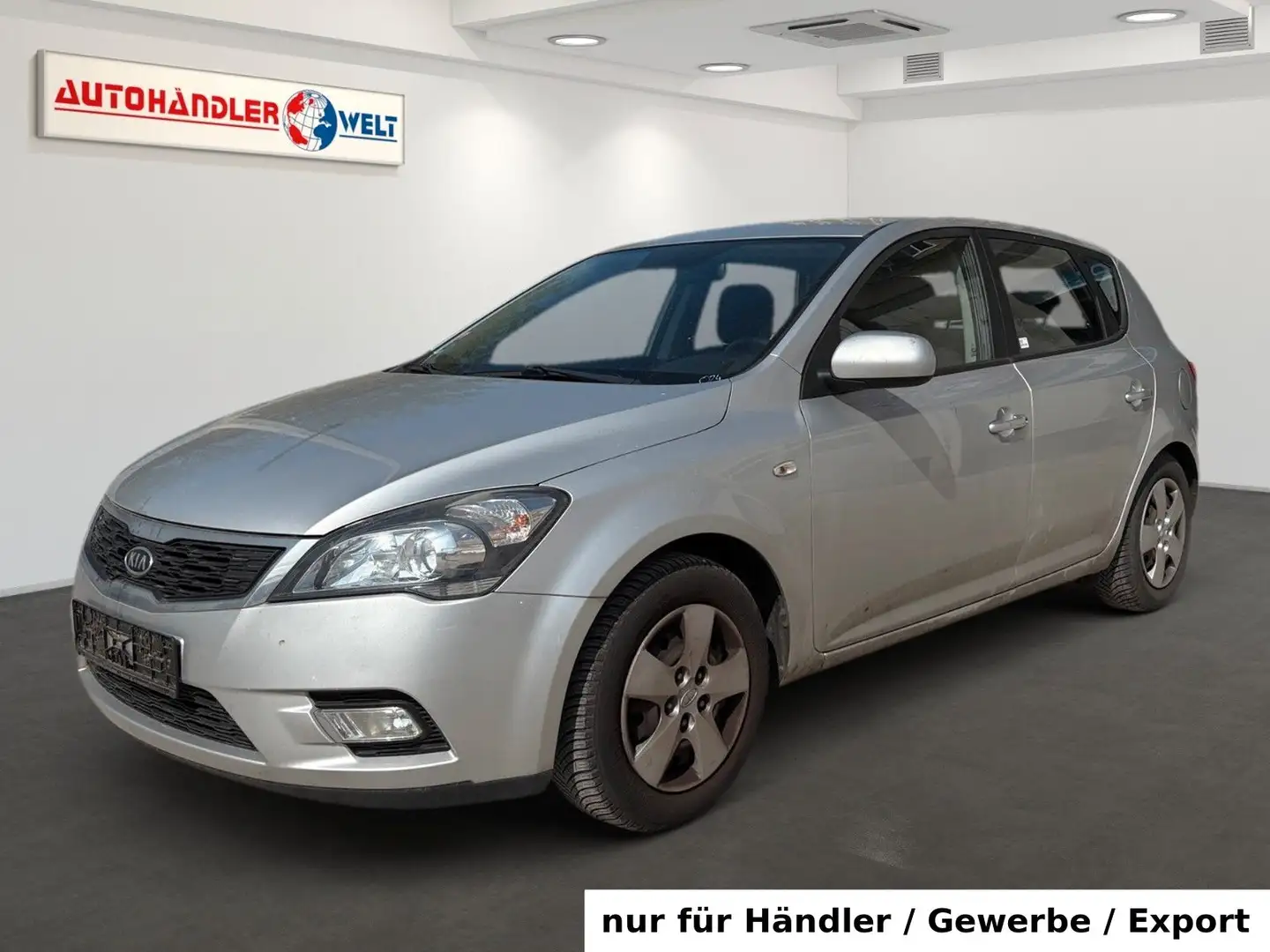 Kia Ceed / cee'd Ceed 1.4 CVVT  Klima AHK BT SHZ Срібний - 1