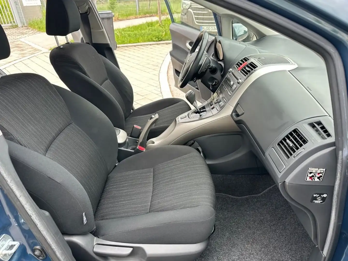 Toyota Auris Auris 5p 1.6 dual Sol m-mt - 2