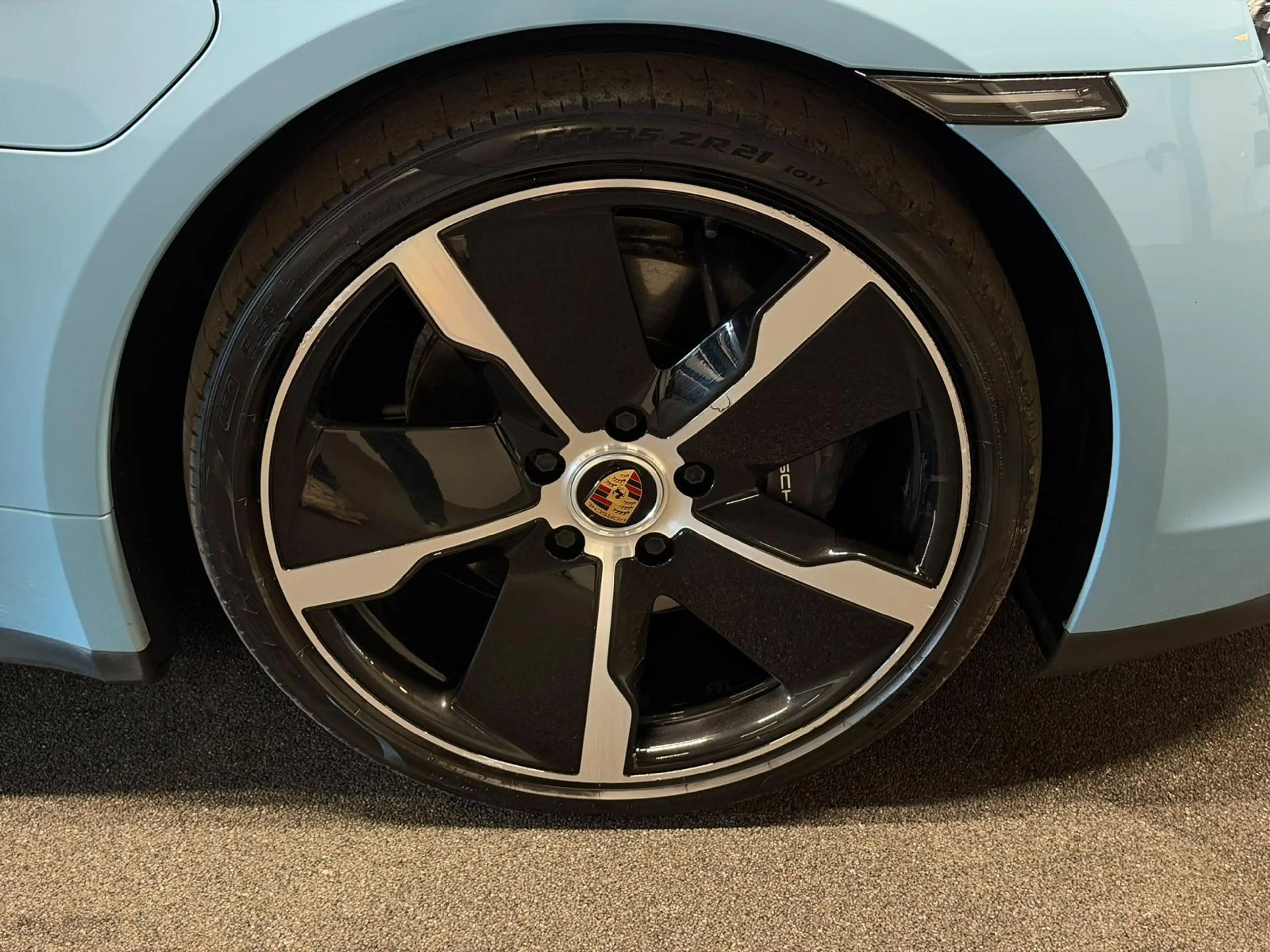 Porsche Taycan Performance 84 kWh IJsblauw Metallic Warmtepomp AC — photo 3