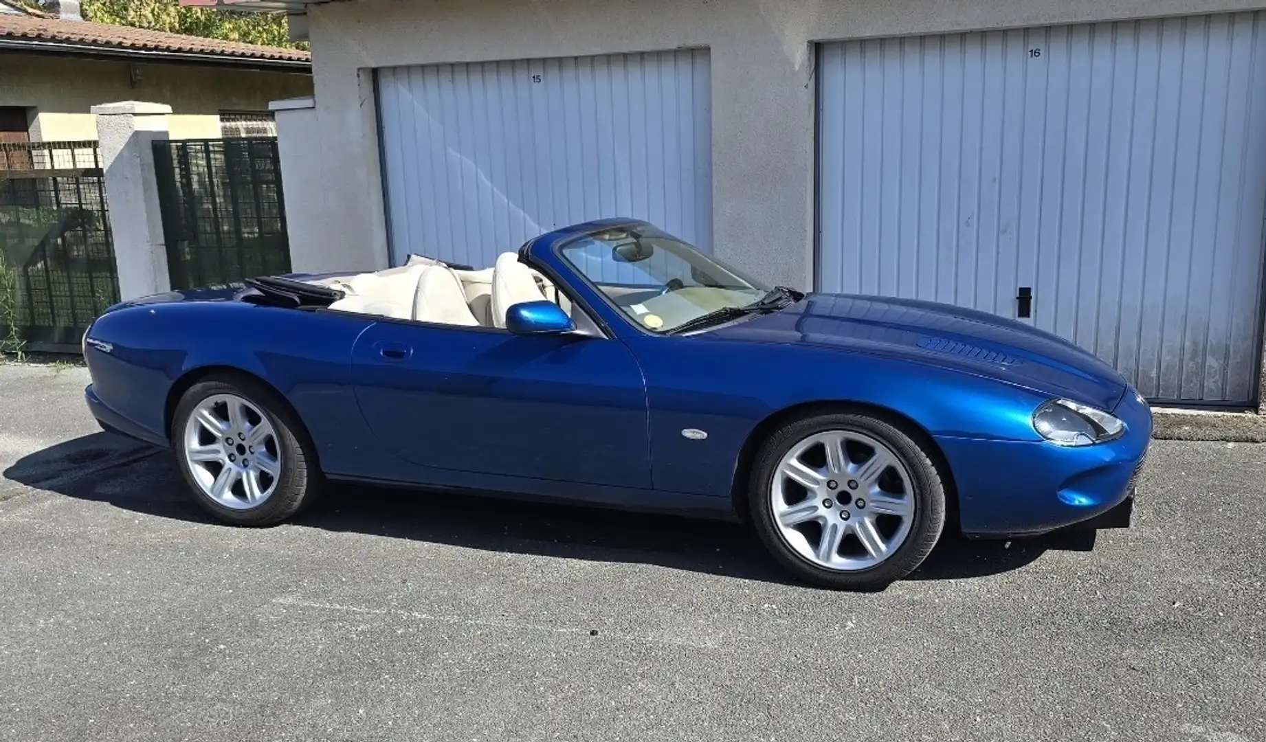 Jaguar XKR 4.0 V8 - 1