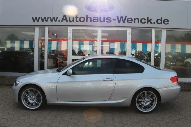 BMW 335 i xDrive Coupe*2.HAND*AUTOMATIK*LEDER*NAVI*
