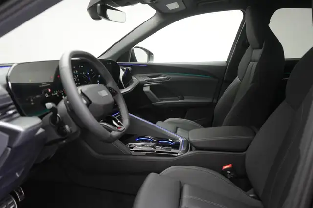Audi Q5 view 9
