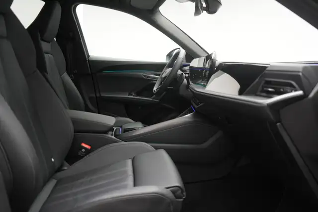 Audi Q5 view 6