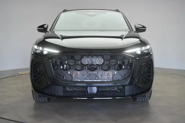 Audi Q5 view 2