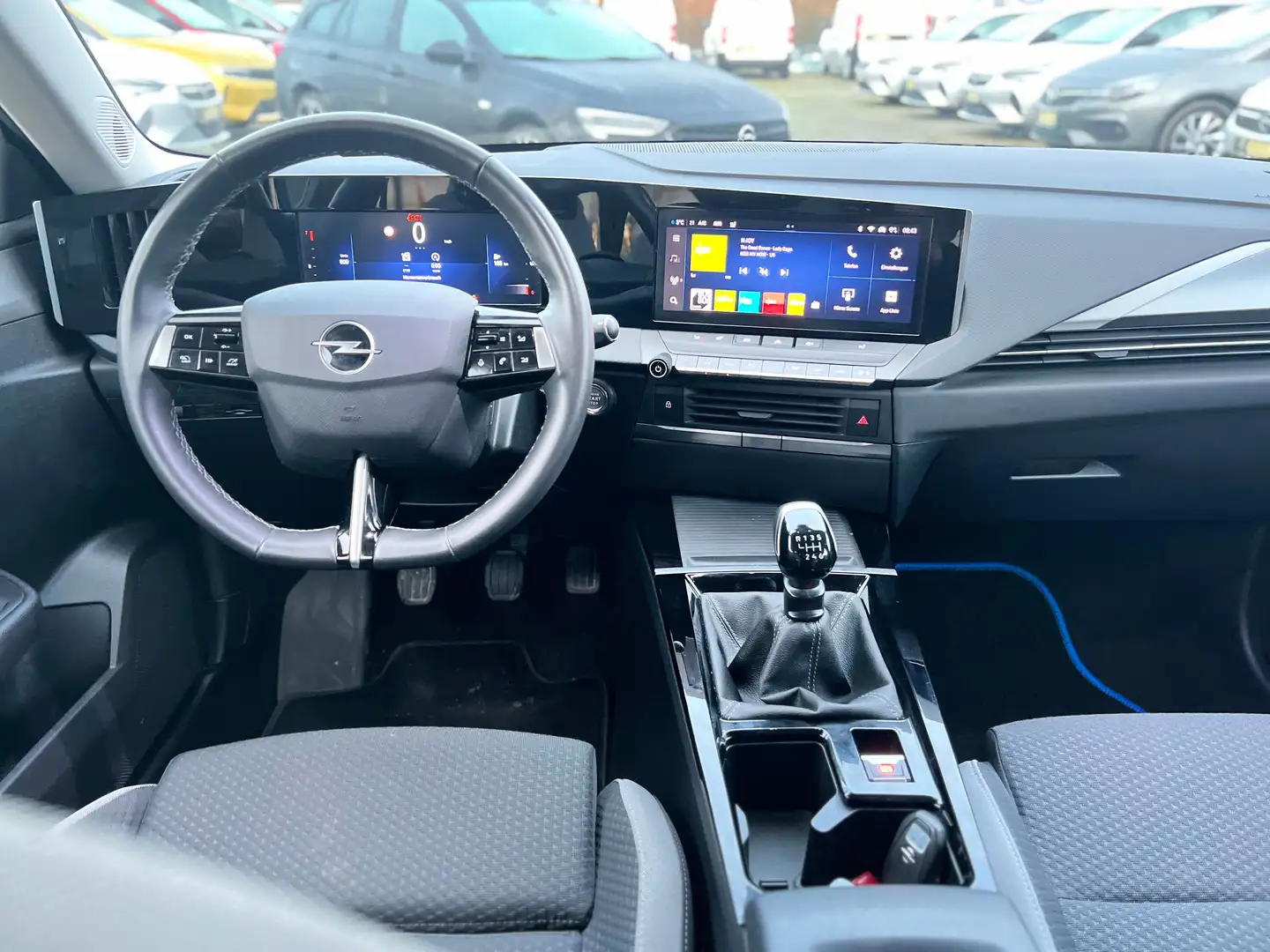 Opel Astra Enjoy Gelb - 2