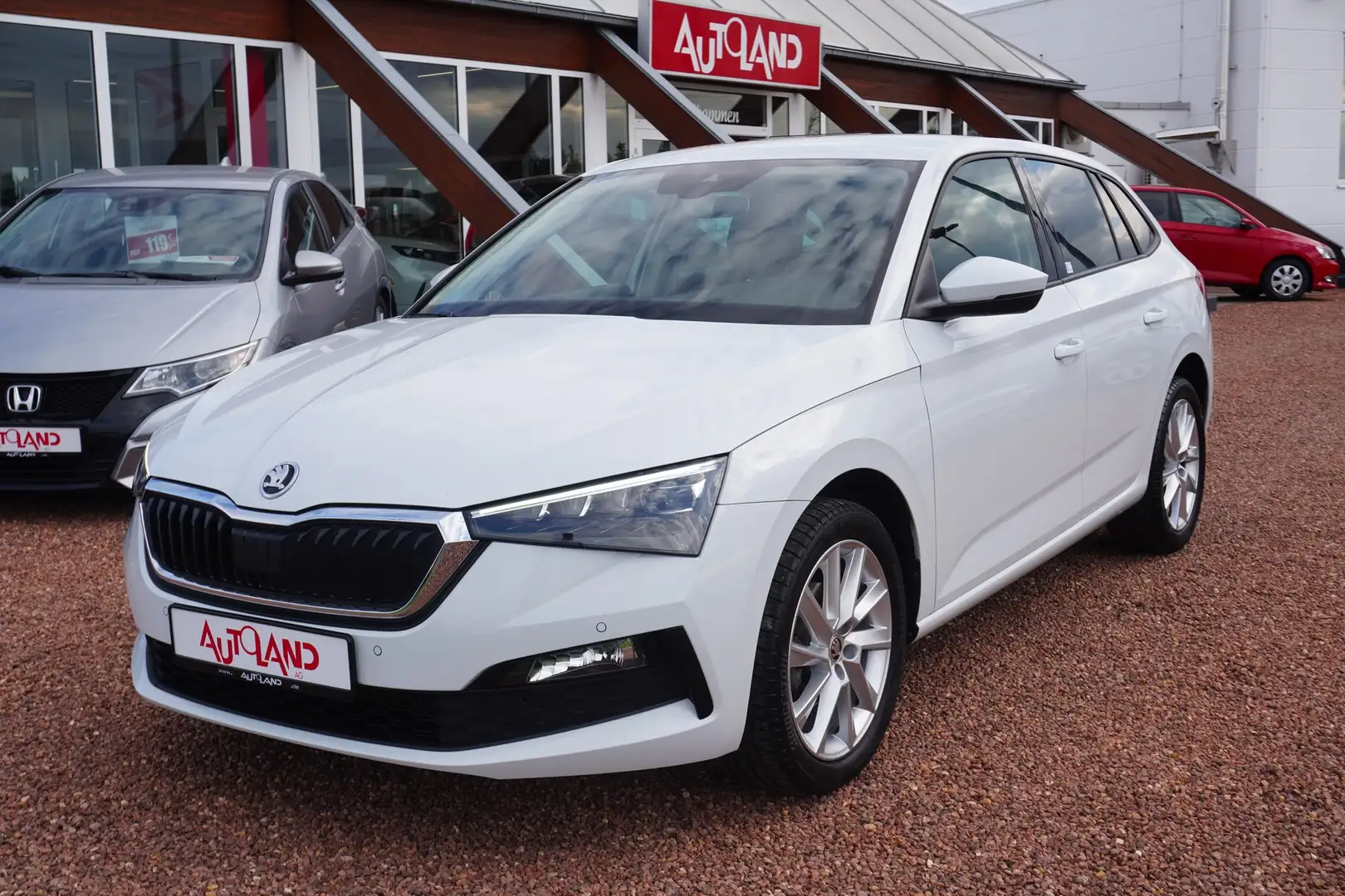 Skoda Scala 1.0 TSI Style LED Sitzheizung Tempomat Weiß - 2