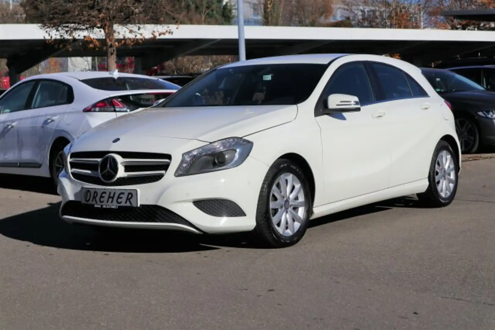Mercedes-Benz A 180 A 180 Style BlueEfficiency Navi/Klima/Xenon/eFH. Weiß - 2