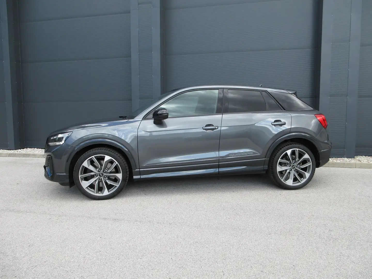 Audi SQ2 TFSI Gris - 2