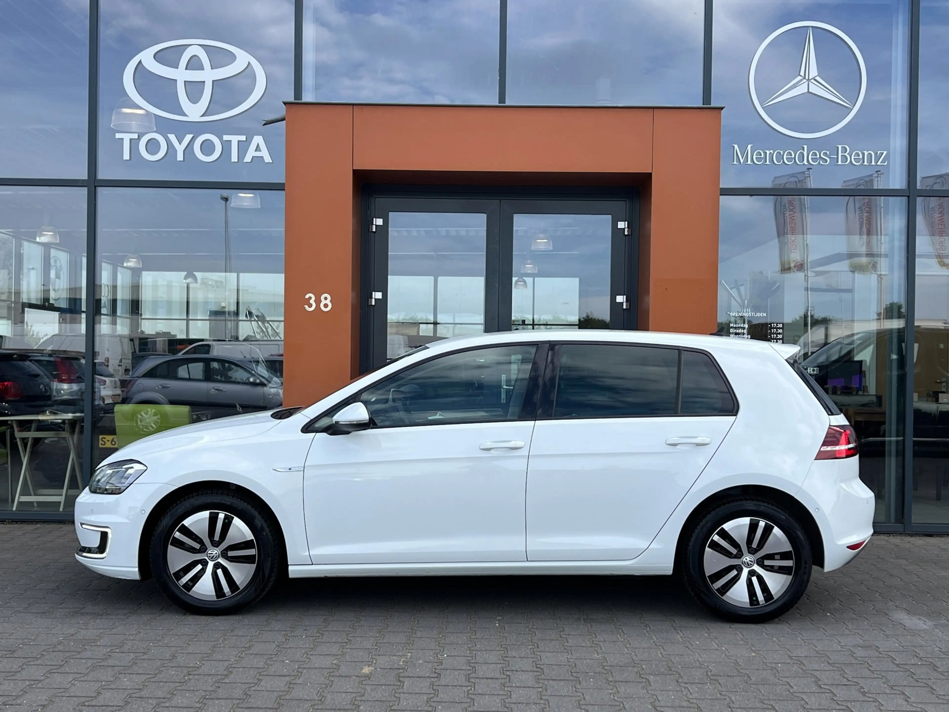 Volkswagen e-Golf |Carplay|Full LED|Leder|Navi|ACC|Dynaudio — photo 2