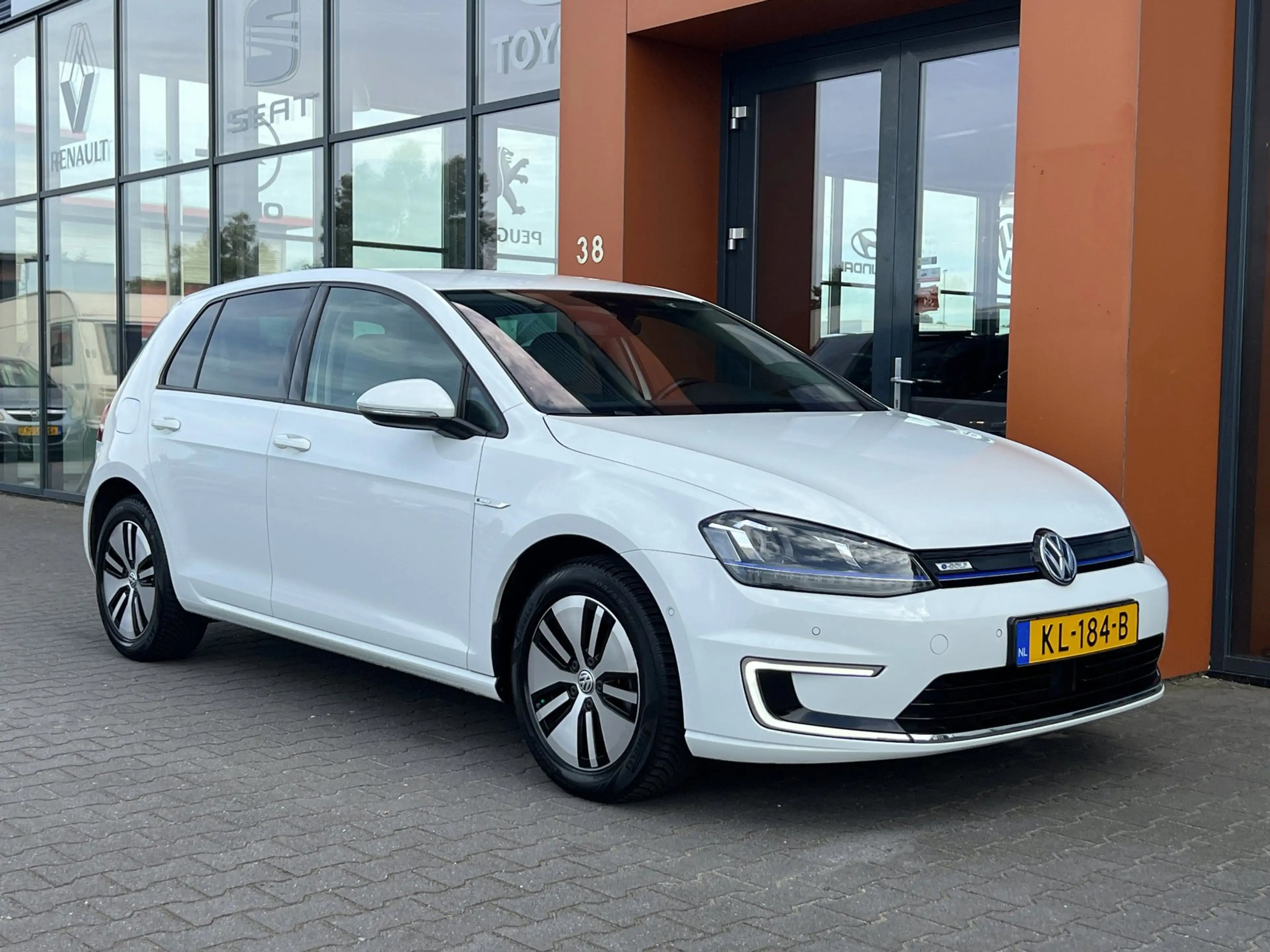 Volkswagen e-Golf |Carplay|Full LED|Leder|Navi|ACC|Dynaudio — photo 6