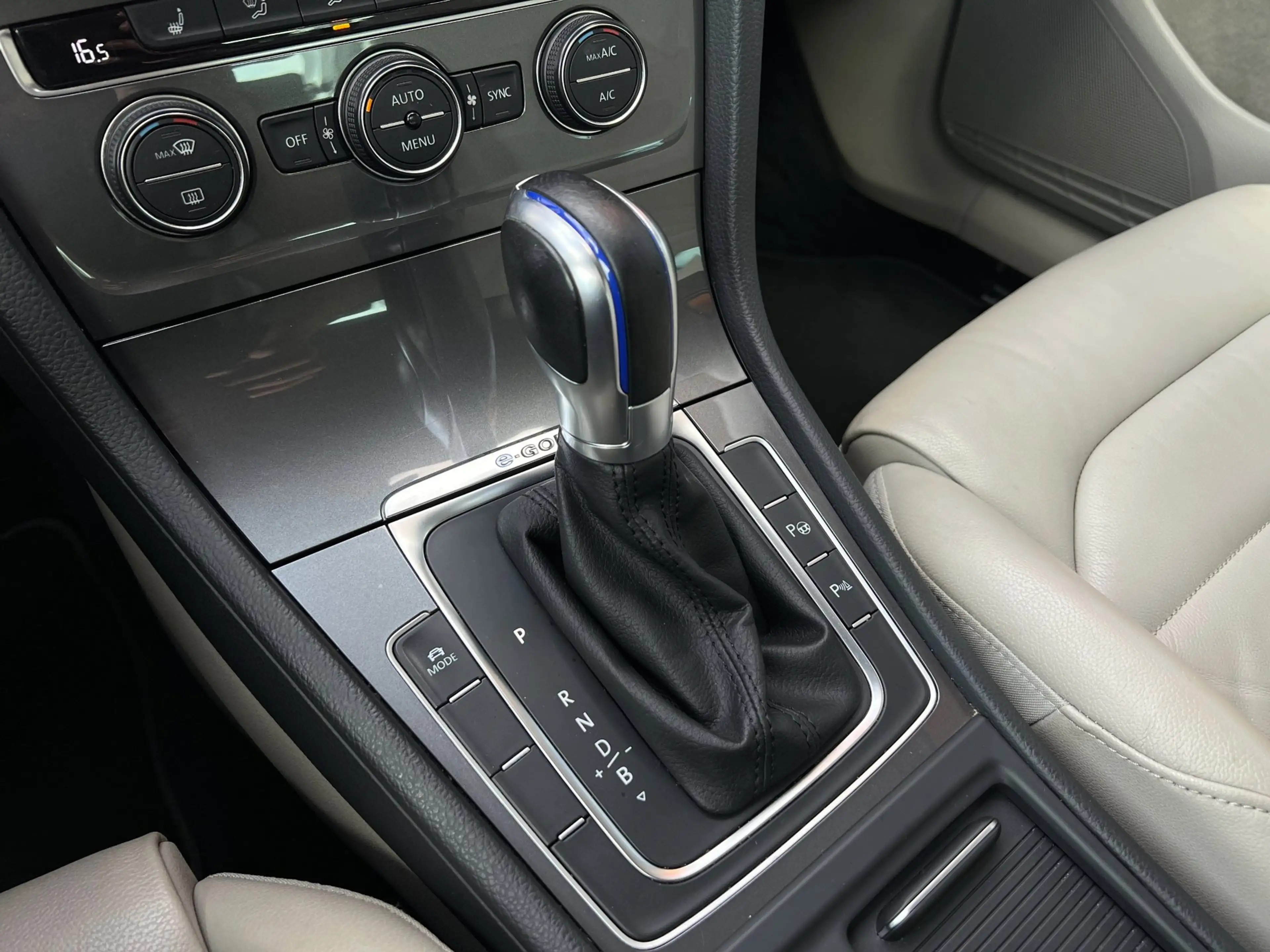 Volkswagen e-Golf |Carplay|Full LED|Leder|Navi|ACC|Dynaudio — photo 13