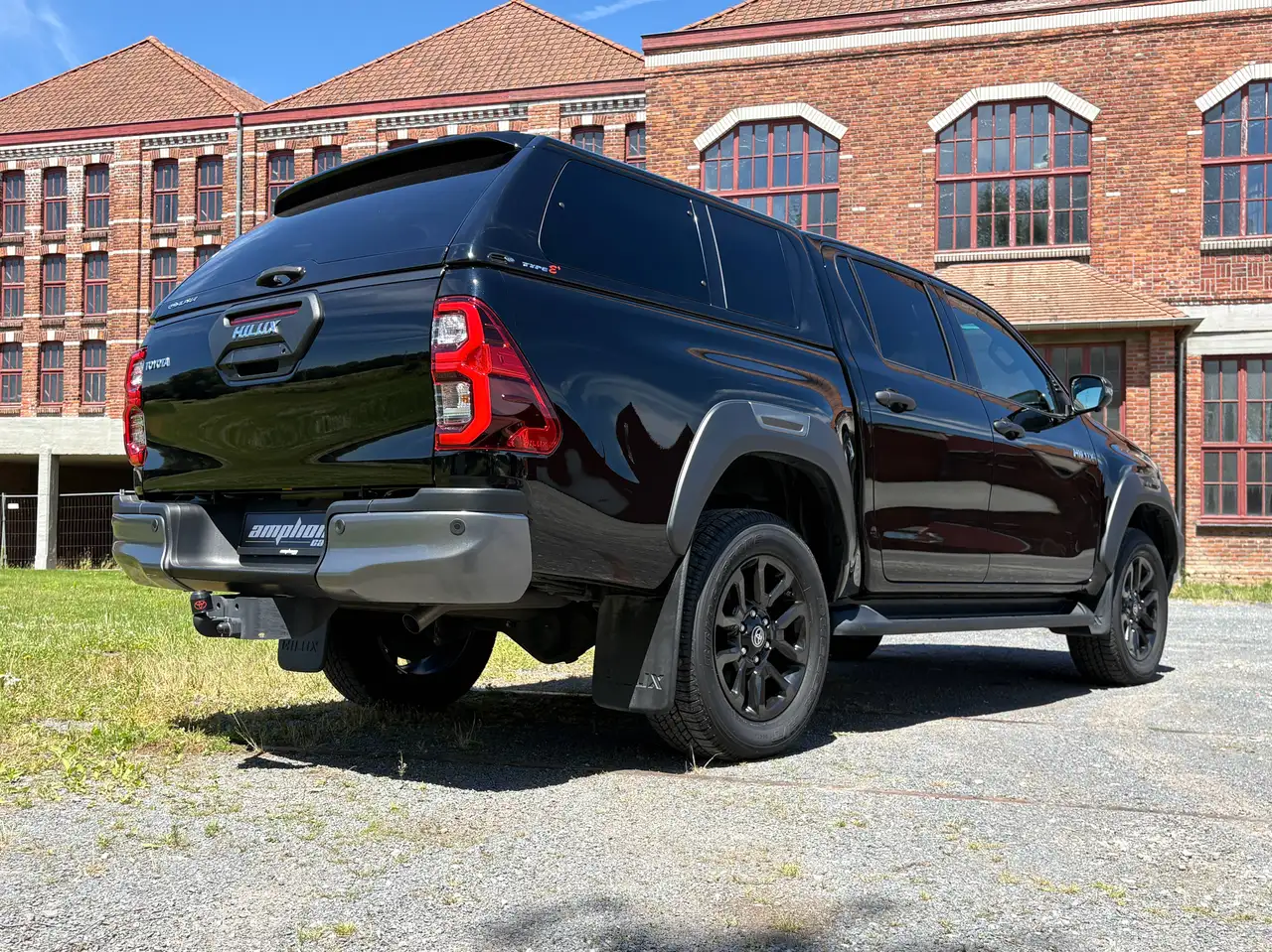 Toyota Hilux 4D 4WD Invincible Lichte vracht hardtop   Onverslaanbare partner — foto 4