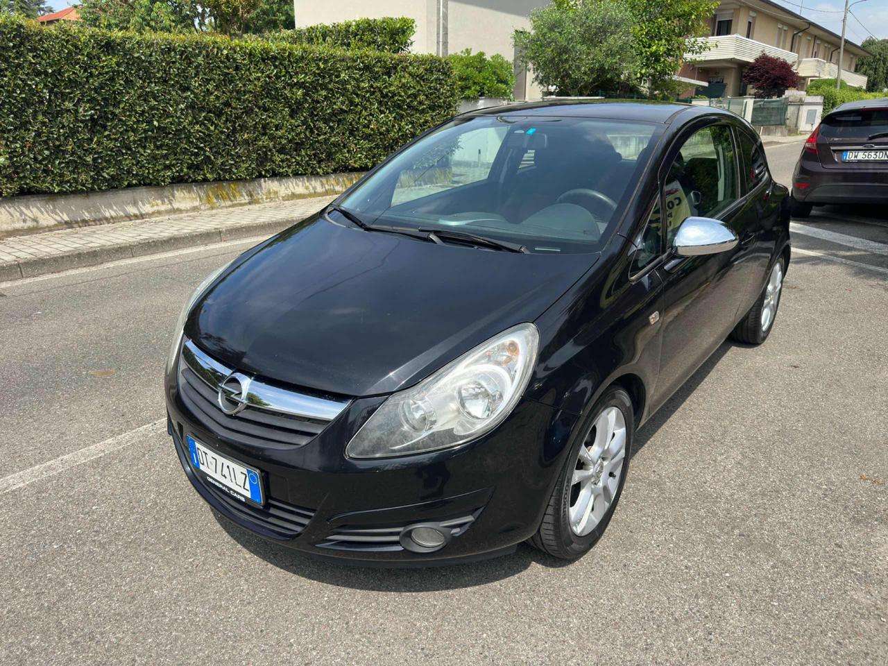 Opel Corsa 1.4 16V 3 porte Sport