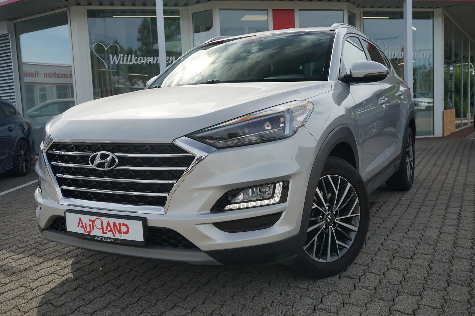 Hyundai TUCSON 1.6 T-GDI LED Navi Kamera Sitzheizung PDC Silber - 2