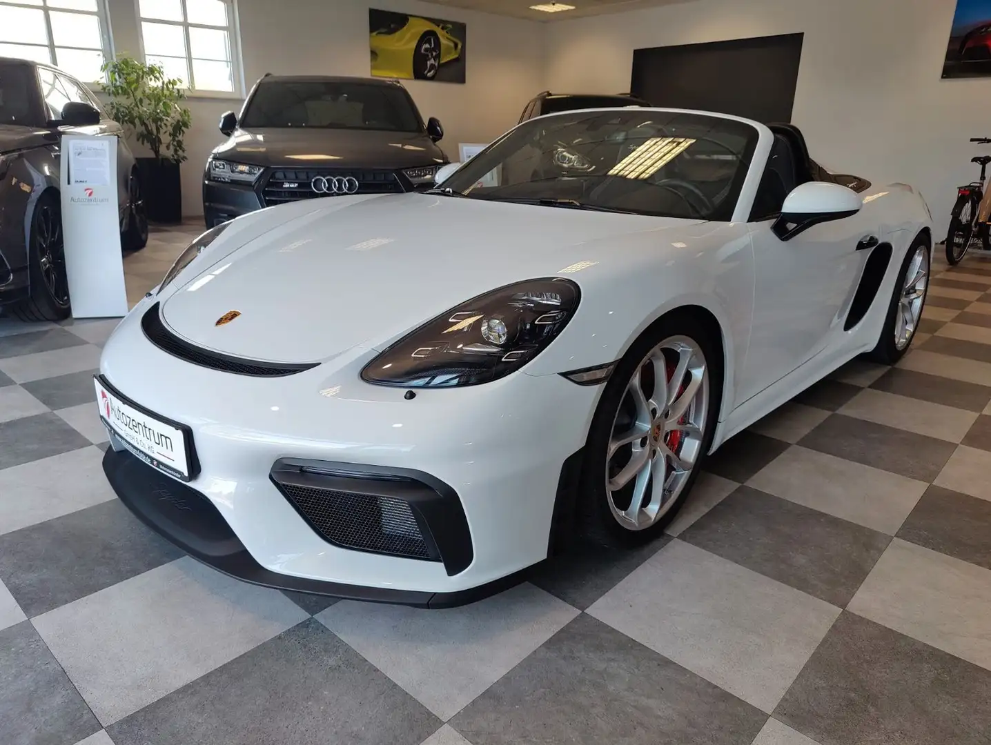 Porsche Boxster *718*Spyder Weiß - 1