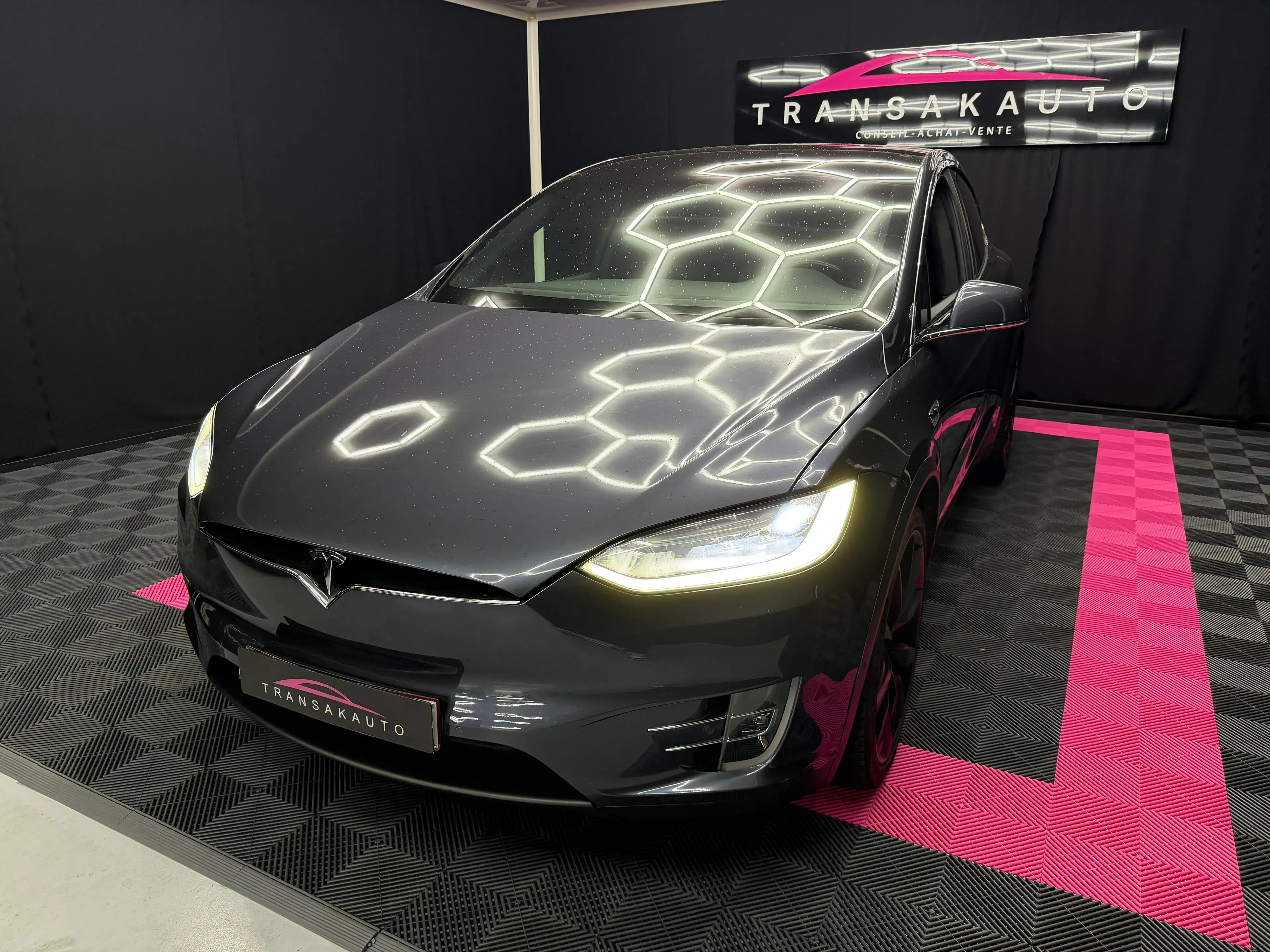Tesla Model X Model X 100 kWh Dual Motor — photo 3