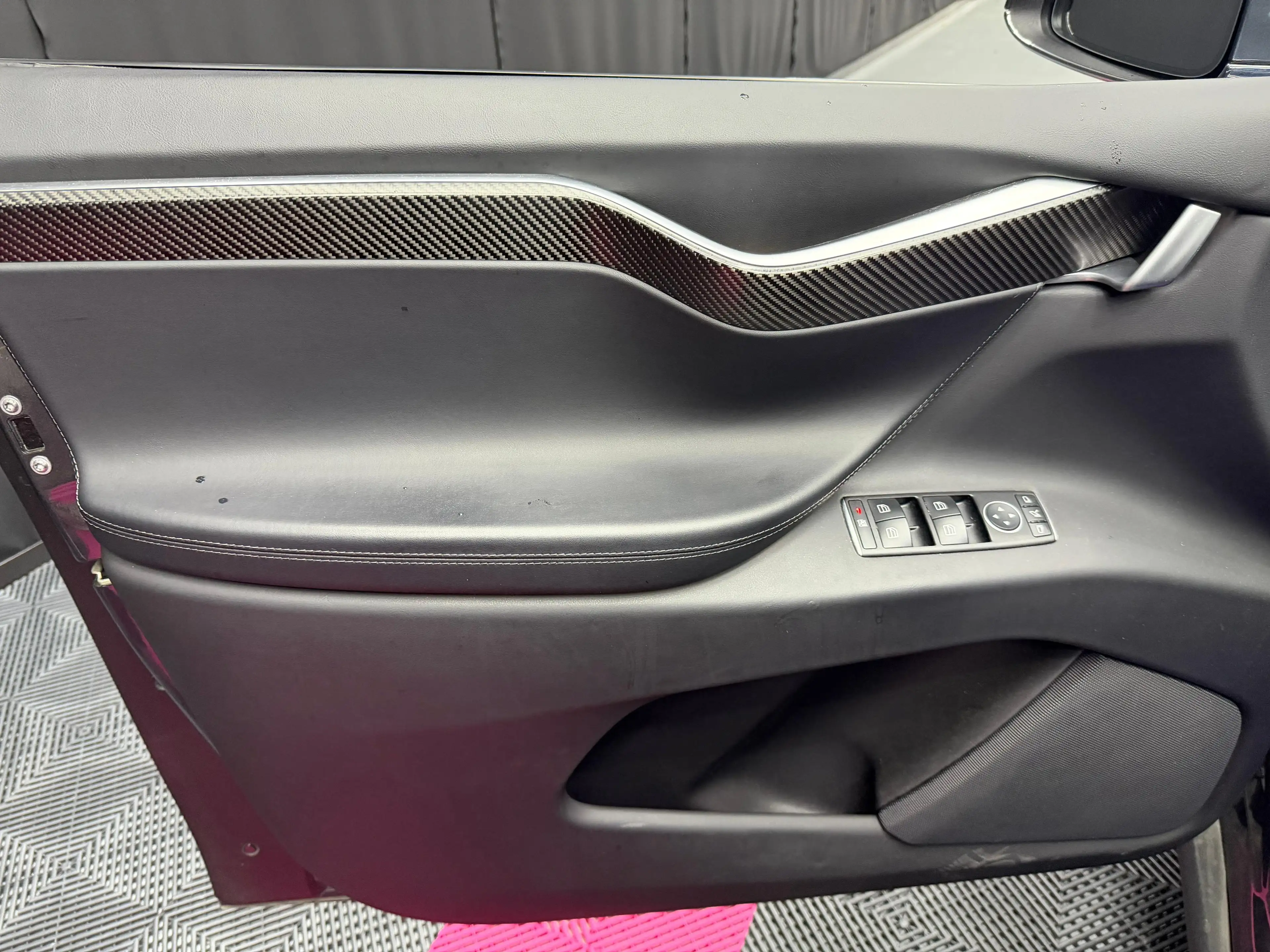 Tesla Model X Model X 100 kWh Dual Motor — photo 10