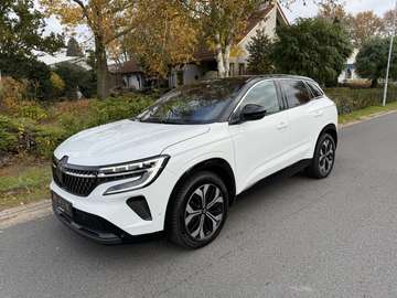 1.2 E-Tech full hybrid 200PK Camera•Navi