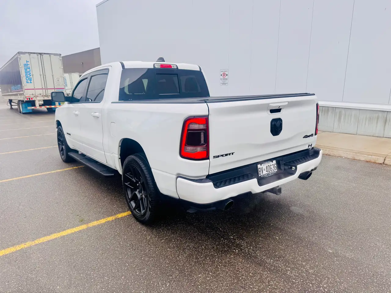 RAM 1500 снимка RAM 1500